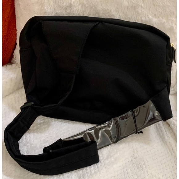 Tutilo New York Crossbody/ Sling Bag - Picture 2 of 5